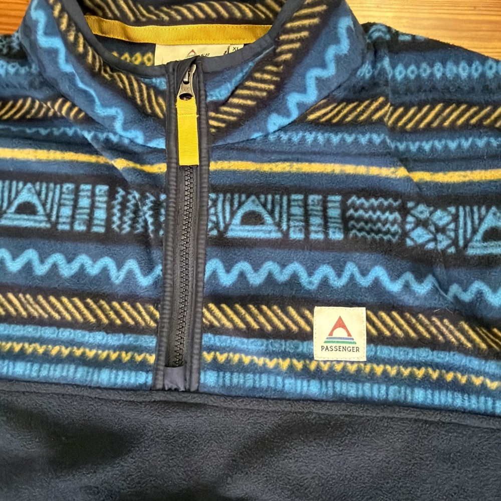 Passenger Men's Set Off Recycled Polar 1/4 Zip Fleece Pullover XL Blue Yellow - Picture 3 of 13